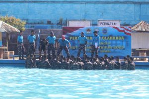 Sambut HUT Armada Tahun 2023, Lanal Dumai Gelar Lomba Renang Militer