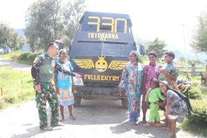 Daster Batik dari Satgas Yonif 330 Kostrad, Buat Mama Papua Tampil Beda dan Tersenyum Bahagia