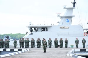 ASINTEL DANLANTAMAL I PIMPIN UPACARA BENDERA 17-AN