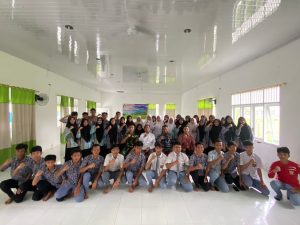 LANAL SIMEULUE BERIKAN PEMBEKALAN WAWASAN KEBANGSAAN, BELA NEGARA SERTA SOSIALISASI PENERIMAAN PRAJURIT TNI AL KEPADA SISWA-SISWI KABUPATEN SIMEULUE