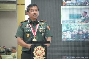 Pangkostrad Dianugerahi Rekor MURI Sebagai ” Insan Indonesia Yang Membantu Pengadaan Air Bersih Terbanyak Kepada Masyarakat Secara Berkelanjutan”