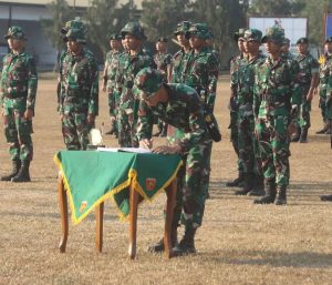 Satjar Divif 1 Kostrad Gelar Tradisi Satuan Penerimaan Warga Baru
