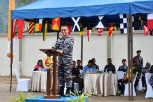 Pangkalan TNI AL Sibolga Bersama Forkopimda, Siswa SMA dan Masyarakat Laksanakan Program Laut Bersih di Pantai Ujung Kota Sibolga