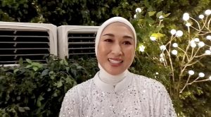 Shella Oktaviani ; “Dengan Diresmikannya Klinik DEVYA AESTHETIC DENTAL & IMPLANT CENTER Saya Berharap semoga Drg. Devya Linda semakin sukses, ilmunya makin bertambah dan dokter gigi yang lain bisa mencontoh Dari Sosok Ðrg. Devya Linda karena dia adalah senior dokter gigi terbaik menurut saya”