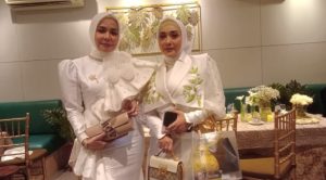 Ervi Karlina & Nova Marlis Menghadiri Klinik DEVYA AESTHETIC DENTAL & IMPLANT CENTER Di Kebayoran Jakarta