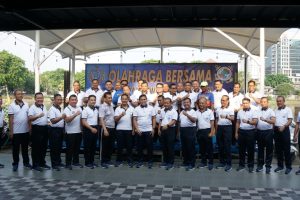 DANLANTAMAL III JAKARTA IKUTI OLAHRAGA BERSAMA DENGAN KASAL