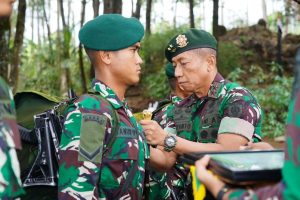 Pangdivif 2 Kostrad Pimpin Upacara Pengukuhan Tradisi Warga Baru Divif 2 Kostrad Tahun 2023