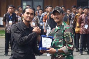 Yonif 502/UY/18/2 Kostrad Bentuk Karakter Kepemimpinan Mahasiswa UNISMA