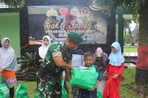 Dalam Rangka HUT Ke-78 Armed, Yonarmed 13 Kostrad Gelar Bakti Sosial