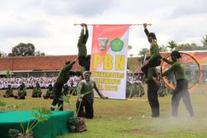 Kasbrigif 13 Kostrad Pimpin Upacara Penutupan Pelatihan dan Pendidikan Bela Negara (PBN) Universitas Siliwangi
