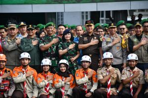 Komandan Beserta Prajurit Lanal Bandung Ikuti Apel Kesiapsiagaan Penanggulangan Bencana Alam TA. 2023