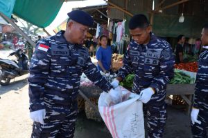 Lanal Dumai Hadiri Karya Bakti TNI Penanggulangan Banjir di Dumai
