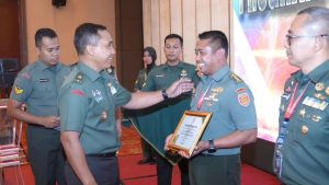 Asren Divif 2 Kostrad Menerima Apreasiasi dan Penghargaan Nilai IKPA Sempurna Semester II TA 2023 Dari Asrena Kasad