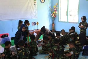 TK Kartika IX-25, Terima Pengenalan Rambu-rambu Lalu Lintas Dari Polres Salatiga