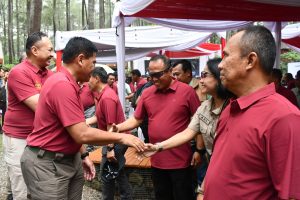 Komandan Lanal Bandung Hadiri Kegiatan Panglima TNI Peduli Sosial, Bagikan 2000 Paket Sembako