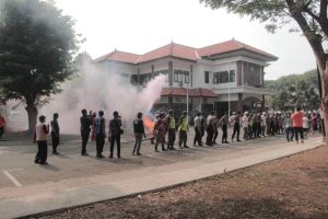 Apel Gelar Pasukan dan Peralatan Dalam Rangka Siaga Bencana Hidrometeorologi Satuan Yonzipur 10 Kostrad
