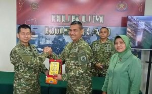 Hukum Kostrad Laksanakan Acara Tradisi Lepas Sambut Perwira