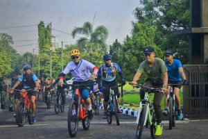 Komandan Yonif 321 Kostrad Sapa Warga Kabupaten Majalengka Dengan Gowes Bersepeda