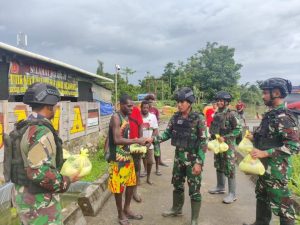 Damai Natal Bersama Masyarakat Pedalaman Papua, Ini Yang Dilakukan Pasukan Pandawa Kostrad