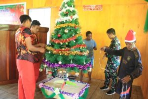 Begini Suasana Penyiapan Natal di Pedalaman Papua, Satgas Yonif 411 Kostrad dan Warga Kompak