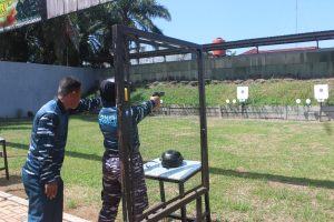 Kowal Lanal Bengkulu Laksanakan Menembak Pistol di Lapangan Tembak Indoor Lanal Bengkulu