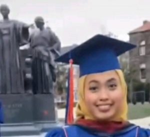 Siti Fatimah Putri Tuan Guru Nujumudin Goes To International University