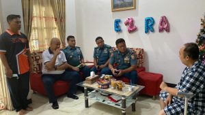 DANLANTAMAL III JAKARTA KUNJUNGI PERSONEL LANTAMAL III JAKARTA YANG MENDERITA SAKIT
