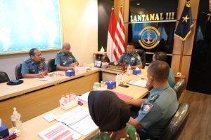 DANLANTAMAL III JAKARTA PIMPIN RAPAT PENENTUAN HASIL TES KESEHATAN TAHAP I CABA PRIA DAN WANITA PK TNI AL GEL I TA 2024