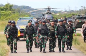 Pangkostrad Tembus Zona Hitam Papua Temui Pasukan Pandawa Kostrad di Kenyam Nduga