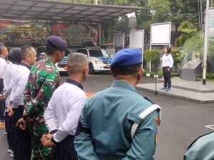 Awali Tahun 2024, Komandan Lanal Bandung Pimpin Apel Khusus Pasca Liburan Tahun Baru 2024