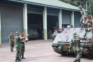 Danyonif 412 Kostrad Memimpin Langsung Kegiatan Pengecekan Kesiapan Ranpur M113 di Batalyon