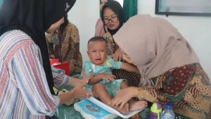 Yonarmed 13 Kostrad Melaksanaan Penyuluhan Pos Pelayanan Terpadu (Posyandu)