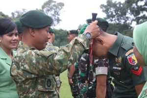 Yonif 502 Kostrad Menggelar Upacara Tradisi Korps Pindah Satuan