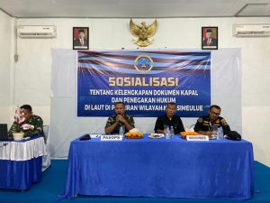 Lanal Simeulue Berikan Sosialisasi Tentang Kelengkapan Dokumen Kapal dan Penegakan Hukum di Laut Kepada Nelayan di Wilayah Kabupaten Simeulue