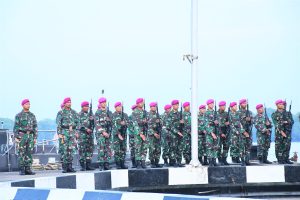 Asintel Danlantamal I Pimpin Upacara Bendera