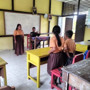 Satgas Yonarmed 10 Kostrad Menjadi Tenaga Pendidik (Gadik) di Perbatasan RI – Malaysia