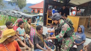 Lumpuhkan Lima KSTP dan Bantu Evakuasi Warga, Bakti Satgas Yonif 330 Kostrad di Tanah Papua
