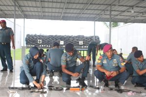 Wujud Kesiapan dan Kesiagaan, Lanal Lhokseumawe Bersihkan Senjata
