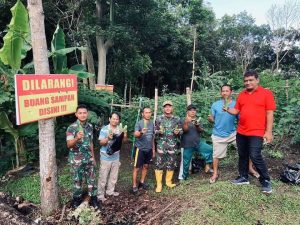 Yonarhanud 2 Kostrad Panen Timun Hasil Program Ketahanan Pangan bersama Masyarakat