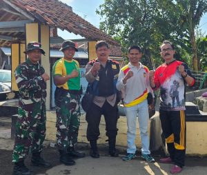 Prajurit Yonarmed 9 Kostrad Keluar Sarang Laksanakan “Karya Bakti” Pembersihan Sungai Cibarengkok Cimunjul