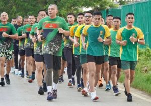Panglima Divisi Infanteri 3 Kostrad Memimpin Lari Bersama Untuk Tingkatkan Kekompakan