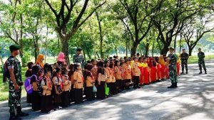 Wisata Militer Siswa SDN 4 Beji ke Markas Yonkav 8 Kostrad