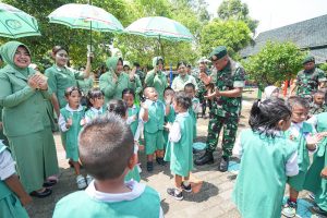 Pangkostrad Kunjungi Yonif 501 Kostrad