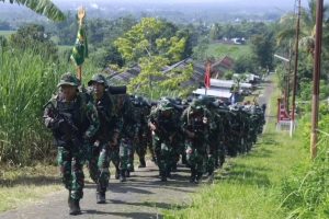 Tingkatkan Ketahanan dan Kemampuan Fisik, Prajurit Yonif 502 Kostrad Laksanakan Hanmars 10 Km