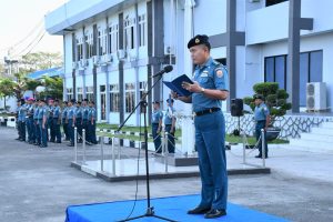 Asrena Danlantamal I Pimpin Upacara Bendera di Mako Lantamal I
