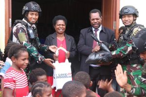 Satgas Mobile Yonif 411 Kostrad Laksanakan Ibadah Bersama Masyarakat di Gereja Kingmi Yerussalem Kabupaten Nduga