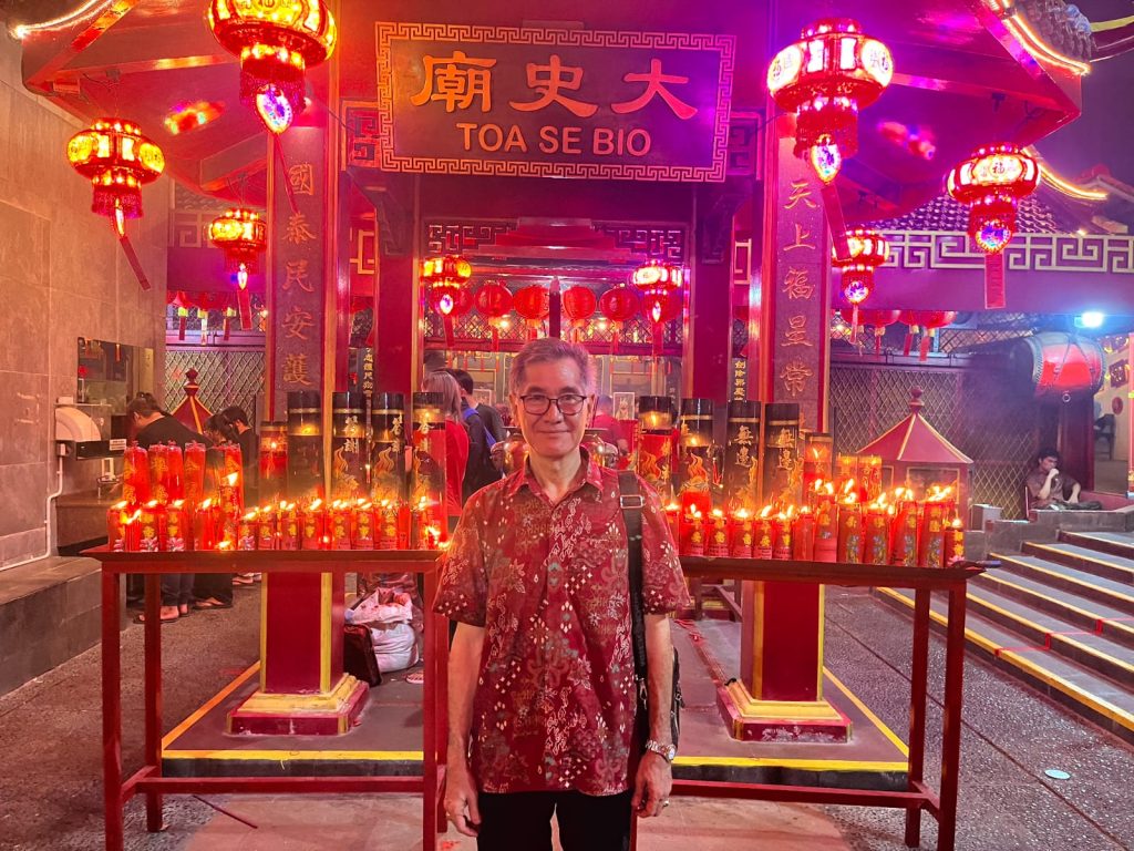 Melihat Perayaan Imlek di Vihara Dharma Jaya Toa Se Bio Taman Sari