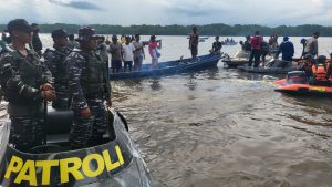 Prajurit Pos TNI AL Kumai Bersama Aparat Setempat Laksanakan SAR Bocah Akibat Diterkam Buaya