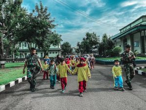 Outing Class TK RA BUSTANUL HUDA Kota Pasuruan Kunjungi Batalyon Zeni Tempur 10 Kostrad