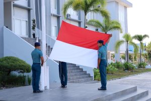 Pasintel Bacakan Amanat Kasal dalam Upacara 17an di Mako Lanal Dumai